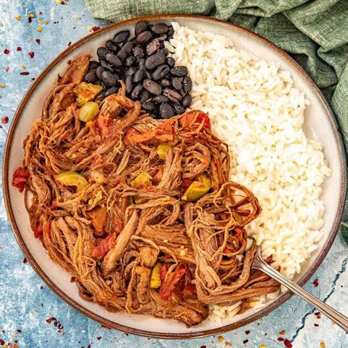 https://www.themealdb.com/images/media/meals/thvft91784576451.jpg Meal thumbnail